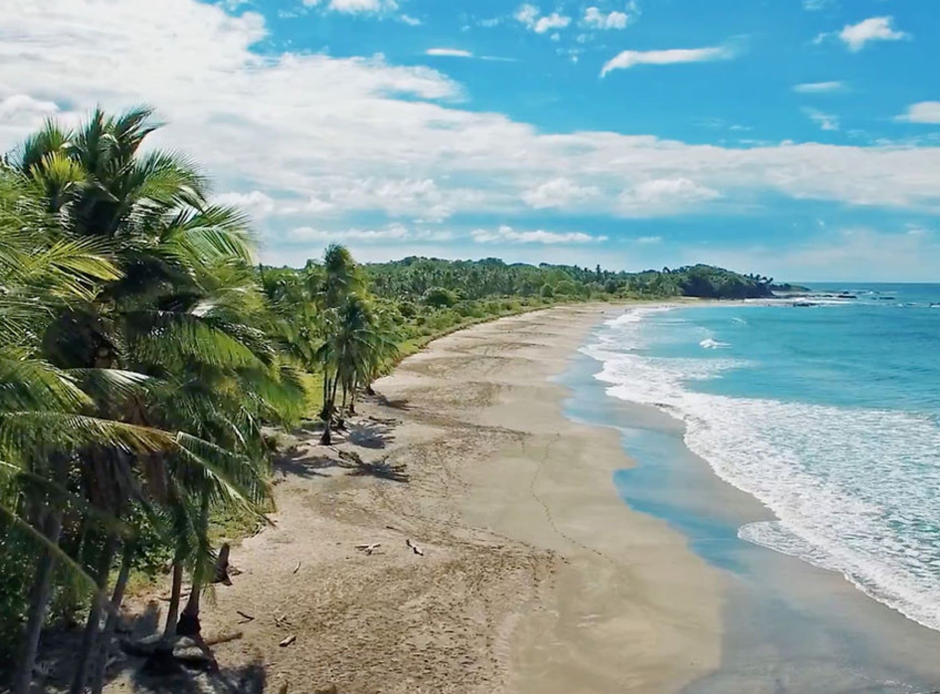 Vista aérea de Playa Junquillal, Guanacaste